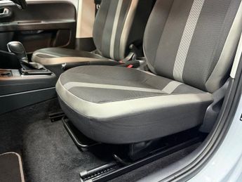 VOLKSWAGEN e-up! 18.7kWh e-up! Hatchback 5dr Electric Auto (82 ps)