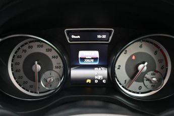MERCEDES-BENZ GLA 2.1 GLA220d AMG Line (Premium) SUV 5dr Diesel 7G-DCT 4MATIC Euro
