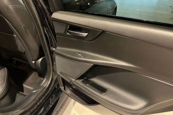 JAGUAR XE 2.0i GPF R-Sport Saloon 4dr Petrol Auto Euro 6 (s/s) (200 ps) Re