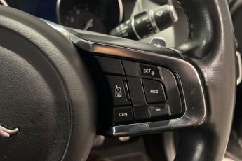 JAGUAR XE 2.0i GPF R-Sport Saloon 4dr Petrol Auto Euro 6 (s/s) (200 ps) Re