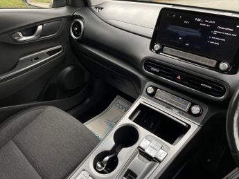HYUNDAI KONA 64kWh Premium SUV 5dr Electric Auto (10.5kW Charger) (204 ps)