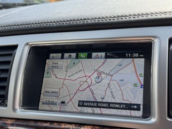 JAGUAR XF 2.2d Premium Luxury Sportbrake 5dr Diesel Auto Euro 5 (s/s) (200