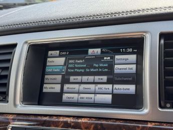 JAGUAR XF 2.2d Premium Luxury Sportbrake 5dr Diesel Auto Euro 5 (s/s) (200