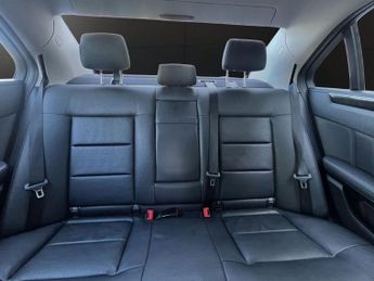 MERCEDES-BENZ E-CLASS 3.0 E350 CDI V6 BlueEfficiency Avantgarde Edition 125 Saloon 4dr