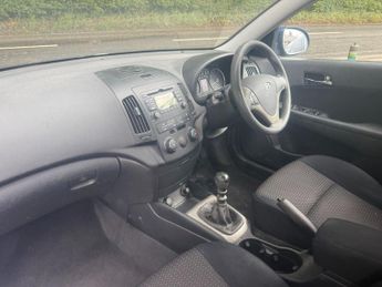 HYUNDAI I30 1.6 Comfort Hatchback 5dr Petrol Manual Euro 4 (120 bhp)