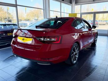SKODA SUPERB 2.0 TDI SportLine Hatchback 5dr Diesel DSG Euro 6 (s/s) (150 ps)