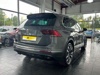 VOLKSWAGEN TIGUAN 1.5 TSI EVO R-Line Tech SUV 5dr Petrol DSG Euro 6 (s/s) (150 ps)