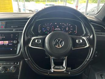 VOLKSWAGEN TIGUAN 1.5 TSI EVO R-Line Tech SUV 5dr Petrol DSG Euro 6 (s/s) (150 ps)