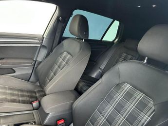 VOLKSWAGEN GOLF 2.0 TDI GTD Hatchback 5dr Diesel DSG Euro 6 (s/s) (184 ps) 2 FOR