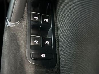 VOLKSWAGEN GOLF 2.0 TDI GTD Hatchback 5dr Diesel DSG Euro 6 (s/s) (184 ps) 2 FOR