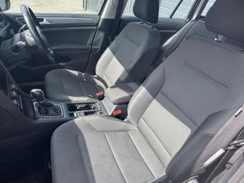 VOLKSWAGEN GOLF 1.5 TSI EVO SE Nav Estate 5dr Petrol DSG Euro 6 (s/s) 
