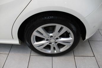 MERCEDES-BENZ A-CLASS 2.1 A200d Sport (Premium Plus) Hatchback 5dr Diesel 7G-DCT Euro 
