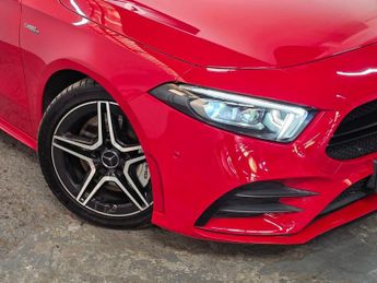 MERCEDES-BENZ A-CLASS 2.0 A35 AMG (Premium Plus) Hatchback 5dr Petrol SpdS DCT 4MATIC 