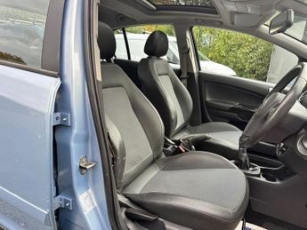 VAUXHALL CORSA 1.4i 16v Design Hatchback 5dr Petrol Manual (a/c) (142 g/km, 89 