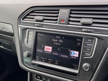 VOLKSWAGEN TIGUAN 2.0 TDI BlueMotion Tech SEL SUV 5dr Auto Diesel DSG 4Motion Euro