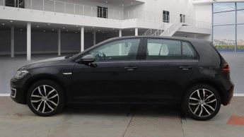 VOLKSWAGEN E-GOLF 35.8kWh e-Golf Hatchback 5dr Electric Auto (136 ps)