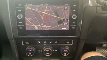VOLKSWAGEN E-GOLF 35.8kWh e-Golf Hatchback 5dr Electric Auto (136 ps)