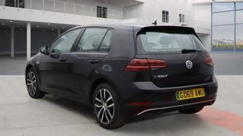 VOLKSWAGEN E-GOLF 35.8kWh e-Golf Hatchback 5dr Electric Auto (136 ps)