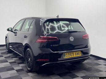 VOLKSWAGEN E-GOLF 35.8kWh e-Golf Hatchback 5dr Electric Auto (136 ps)
