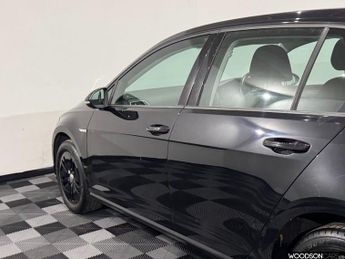 VOLKSWAGEN E-GOLF 35.8kWh e-Golf Hatchback 5dr Electric Auto (136 ps)