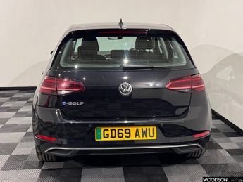 VOLKSWAGEN E-GOLF 35.8kWh e-Golf Hatchback 5dr Electric Auto (136 ps)