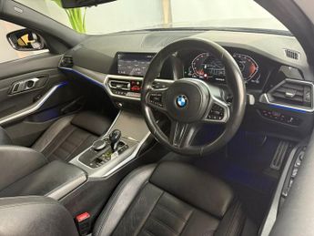 BMW 3 SERIES 2.0 318d MHT M Sport Saloon 4dr Diesel Hybrid Auto Euro 6 (s/s) 