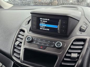 FORD TRANSIT CONNECT 1.5 220 EcoBlue Trend Crew Van 6dr Diesel Auto L1 Euro 6 (s/s) (