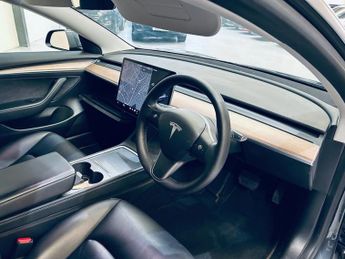 TESLA Model 3 Standard Range Plus Saloon 4dr Electric Auto RWD (241 bhp)