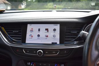 VAUXHALL INSIGNIA 2.0 Turbo D BlueInjection SRi Nav Sports Tourer 5dr Diesel Manua
