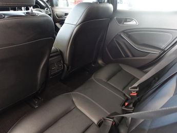 MERCEDES-BENZ GLA 1.6 GLA200 Sport (Premium) SUV 5dr Petrol 7G-DCT Euro 6 (s/s) (1