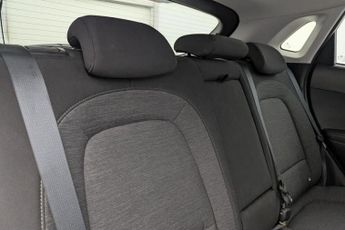 HYUNDAI KONA 64kWh Premium SUV 5dr Electric Auto (7kW Charger) (204 ps)