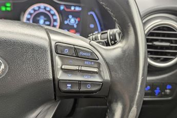 HYUNDAI KONA 64kWh Premium SUV 5dr Electric Auto (7kW Charger) (204 ps)