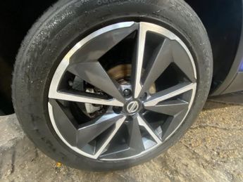 NISSAN QASHQAI 1.3 DIG-T MHEV Tekna SUV 5dr Petrol Hybrid XTRON Euro 6 (s/s) (1