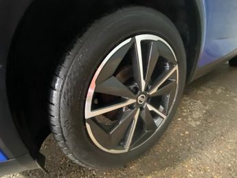 NISSAN QASHQAI 1.3 DIG-T MHEV Tekna SUV 5dr Petrol Hybrid XTRON Euro 6 (s/s) (1