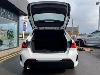 BMW 1 SERIES 1.5 118i M Sport (LCP) Hatchback 5dr Petrol DCT Euro 6 (s/s) (13