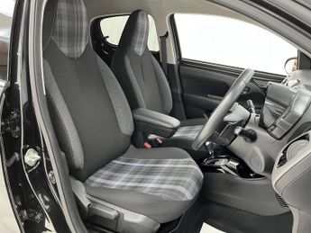 PEUGEOT 108 1.0 Allure Hatchback 5dr Petrol 2 Tronic Euro 6 (72 ps)