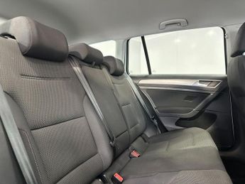 VOLKSWAGEN GOLF 1.6 TDI BlueMotion Tech SE Estate 5dr Diesel DSG Euro 5 (s/s) (1
