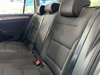 VOLKSWAGEN GOLF 1.6 TDI BlueMotion Tech SE Estate 5dr Diesel DSG Euro 5 (s/s) (1