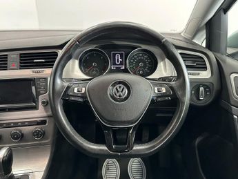 VOLKSWAGEN GOLF 1.6 TDI BlueMotion Tech SE Estate 5dr Diesel DSG Euro 5 (s/s) (1