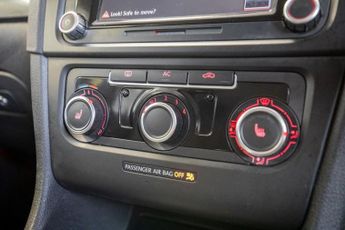 VOLKSWAGEN GOLF 1.4 TSI Match Hatchback 5dr Petrol DSG Euro 5 (122 ps)