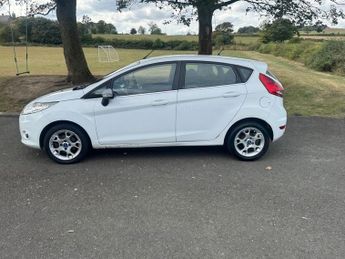 FORD FIESTA 1.4 TDCi DPF Zetec Hatchback 5dr Diesel Manual (104 g/km, 69 bhp