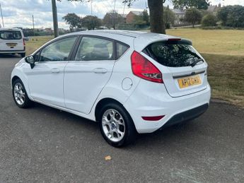 FORD FIESTA 1.4 TDCi DPF Zetec Hatchback 5dr Diesel Manual (104 g/km, 69 bhp