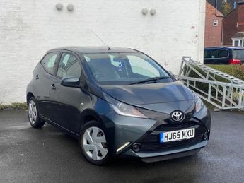 TOYOTA AYGO 1.0 VVT-i x-play Hatchback 5dr Petrol Manual Euro 5 Euro 5 (68 p