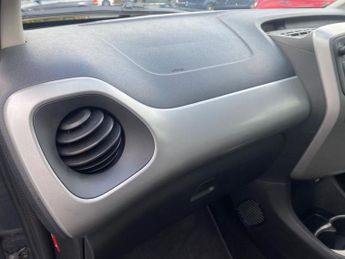 TOYOTA AYGO 1.0 VVT-i x-play Hatchback 5dr Petrol Manual Euro 5 Euro 5 (68 p