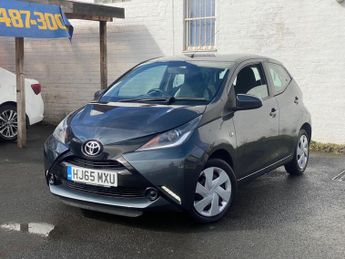 TOYOTA AYGO 1.0 VVT-i x-play Hatchback 5dr Petrol Manual Euro 5 Euro 5 (68 p