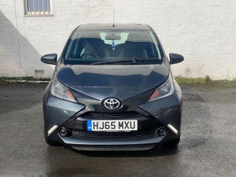TOYOTA AYGO 1.0 VVT-i x-play Hatchback 5dr Petrol Manual Euro 5 Euro 5 (68 p