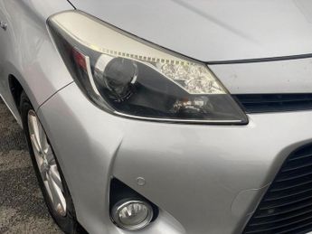 TOYOTA YARIS 1.5 VVT-h Icon Plus Hatchback 5dr Petrol Hybrid CVT Euro 5 (101 