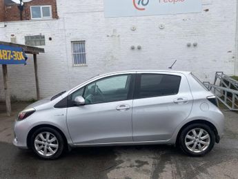TOYOTA YARIS 1.5 VVT-h Icon Plus Hatchback 5dr Petrol Hybrid CVT Euro 5 (101 
