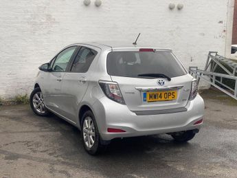 TOYOTA YARIS 1.5 VVT-h Icon Plus Hatchback 5dr Petrol Hybrid CVT Euro 5 (101 