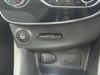 RENAULT CLIO 1.5 dCi Dynamique S Nav Hatchback 5dr Diesel Auto Euro 6 (90 ps)